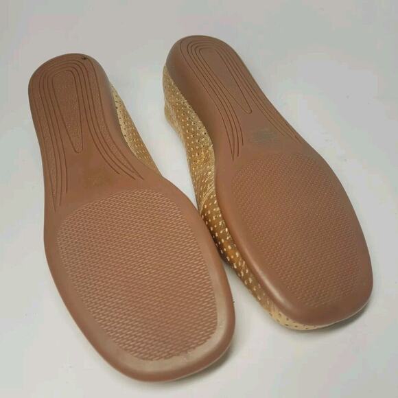 MICHELLE D SIZE 7 Remmy Leather Ballet Flat Gold Square Toe - Picture 9 of 10
